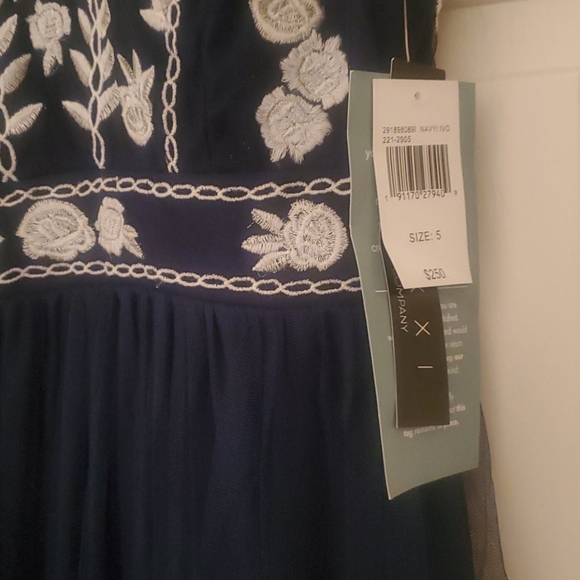 Navy embroidered dress - Picture 7 of 9